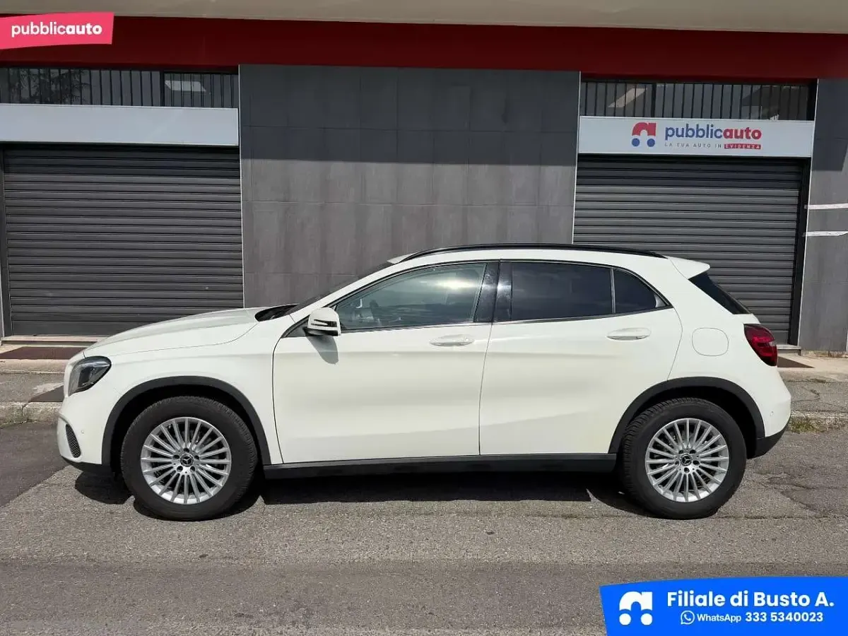 Usata Mercedes GLA180 Executive 122 CV (89 kW) 2017 Bianco SUV