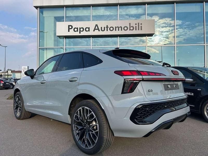 Nuova Audi Q3 Sportback S-Line 150 CV (110 kW) 2026 Grigio freccia SUV