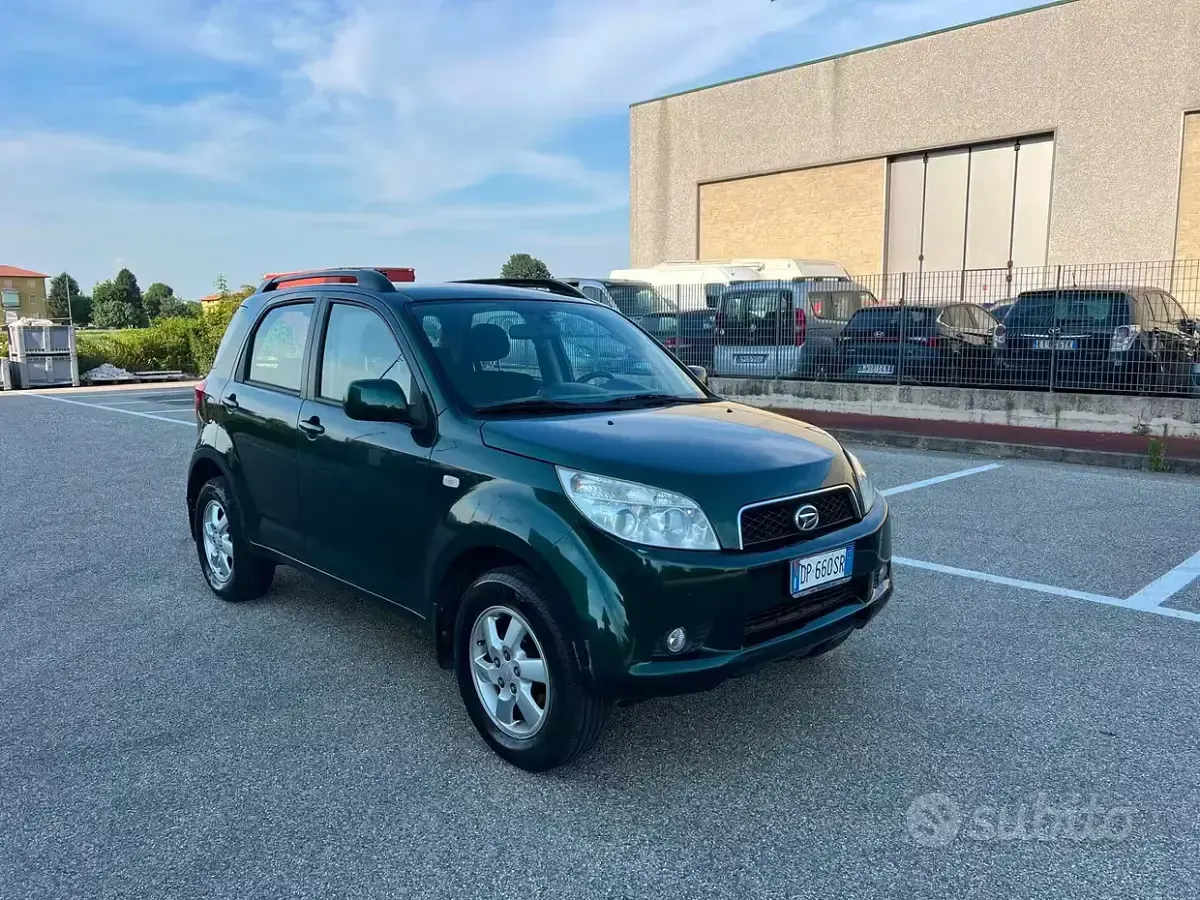 Usata Daihatsu Terios 105 CV (77 kW) 2008 Verde SUV