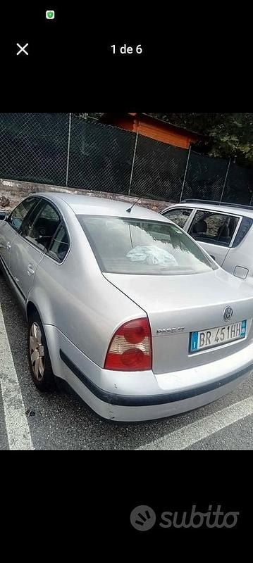 Usata VW Passat 75 CV (55 kW) 2001 Grigio Berlina