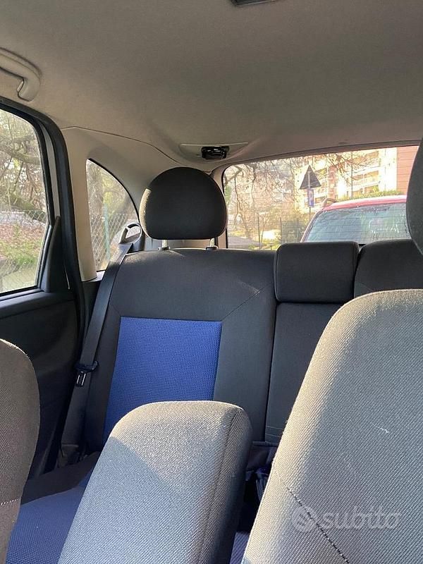 Usata Opel Meriva Cosmo 100 CV (73 kW) 2004 Grigio Monovolume