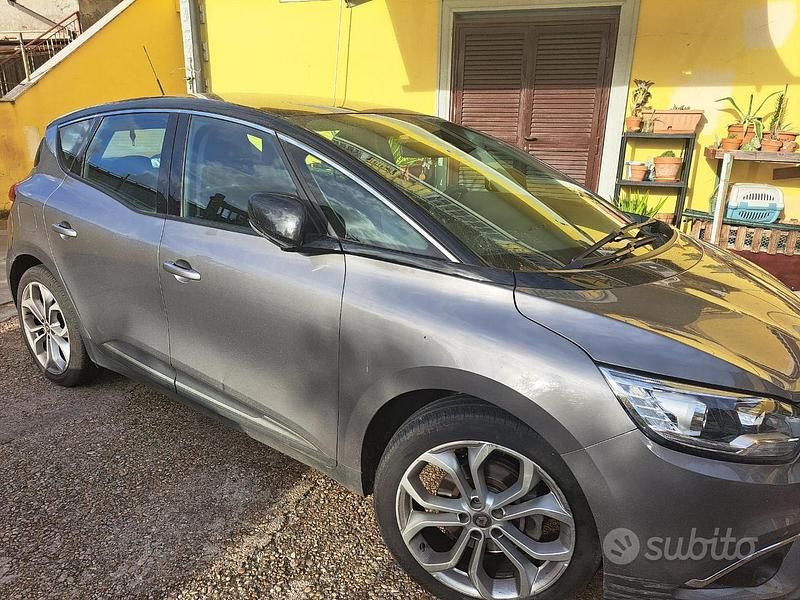 Usata Renault Scénic IV 110 CV (80 kW) 2018 Grigio Monovolume