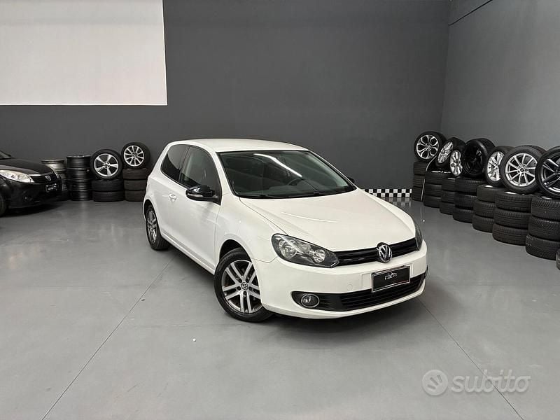 Usata VW Golf VI Comfortline 105 CV (77 kW) 2010 Bianco Utilitaria