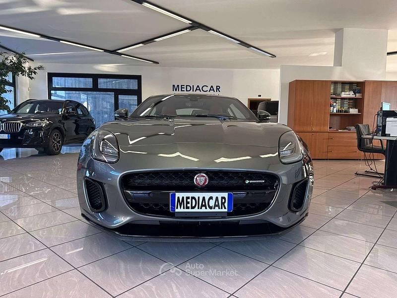 Usata Jaguar F-Type R-Dynamic 300 CV (220 kW) 2019 Grigio Coupé
