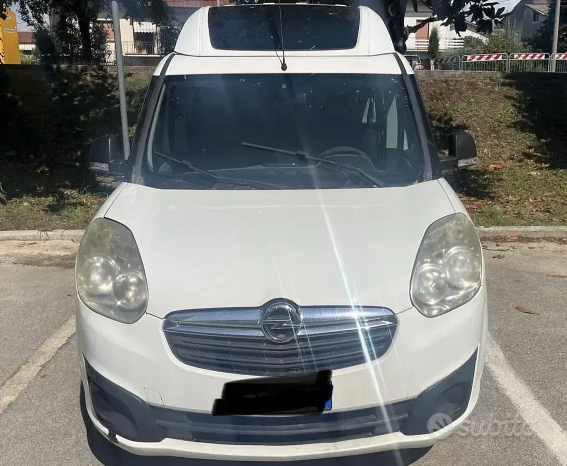 Usata Opel Combo 2015 Bianco Monovolume