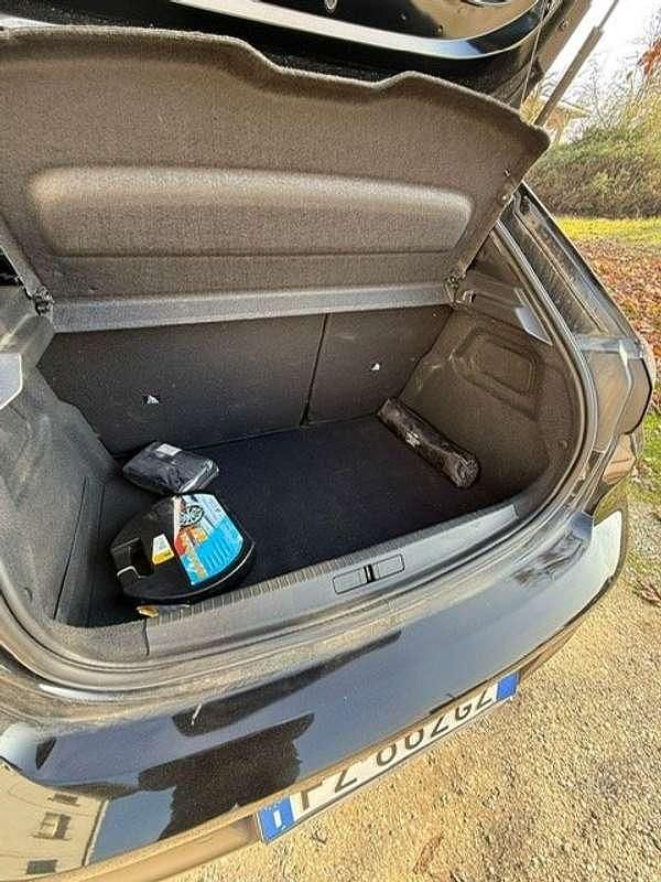 Usata Peugeot 208 Active 75 CV (55 kW) 2020 Nero Utilitaria