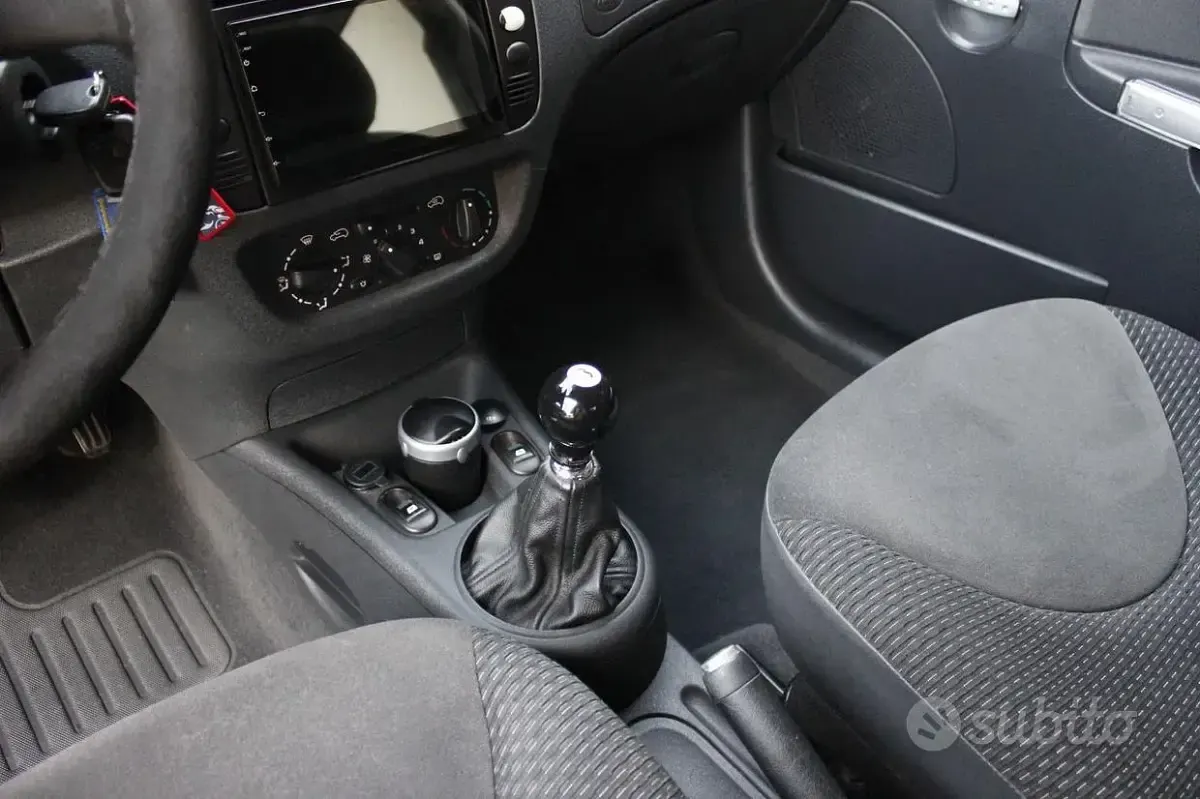 Usata Citroën C2 60 CV (44 kW) 2004 Nero Utilitaria
