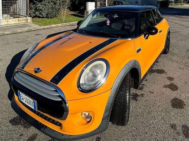 Usata Mini Cooper D 116 CV (85 kW) 2014 Arancione Utilitaria