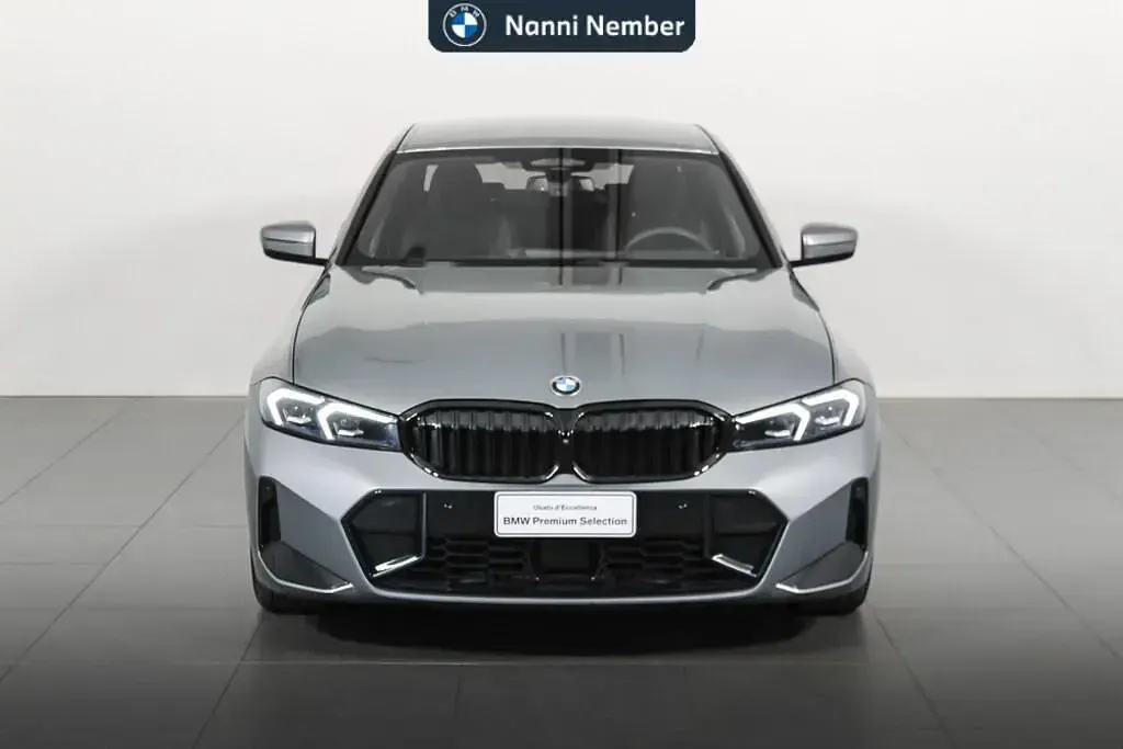 Usata BMW 320e M Sport 190 CV (139 kW) 2025 Grigio Berlina