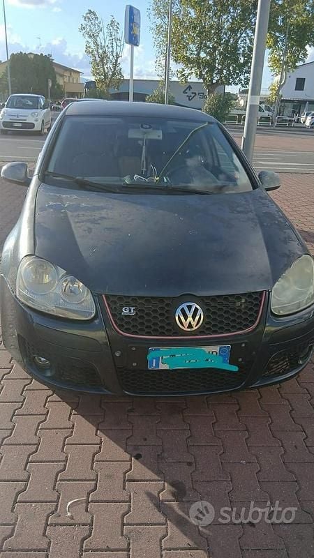 Usata VW Golf V 105 CV (77 kW) 2004 Berlina