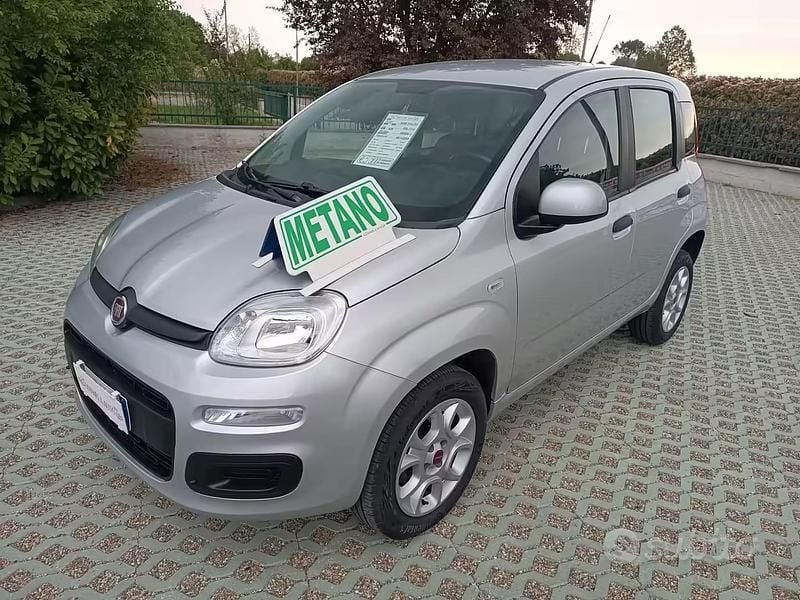Usata Fiat Panda Easy 84 CV (61 kW) 2019 Grigio Utilitaria