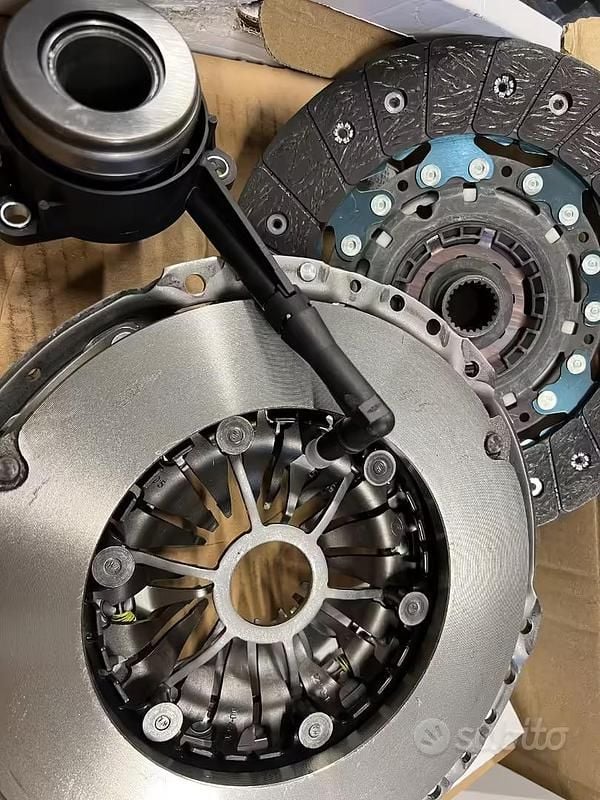 Begagnad VW Scirocco R 265 HK (194 kW) 2010