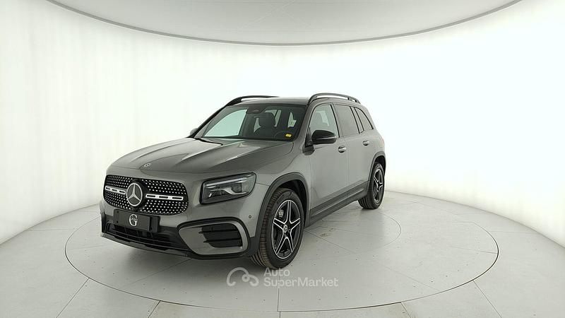 Nuova Mercedes GLB200 150 CV (110 kW) 2026 Gray SUV