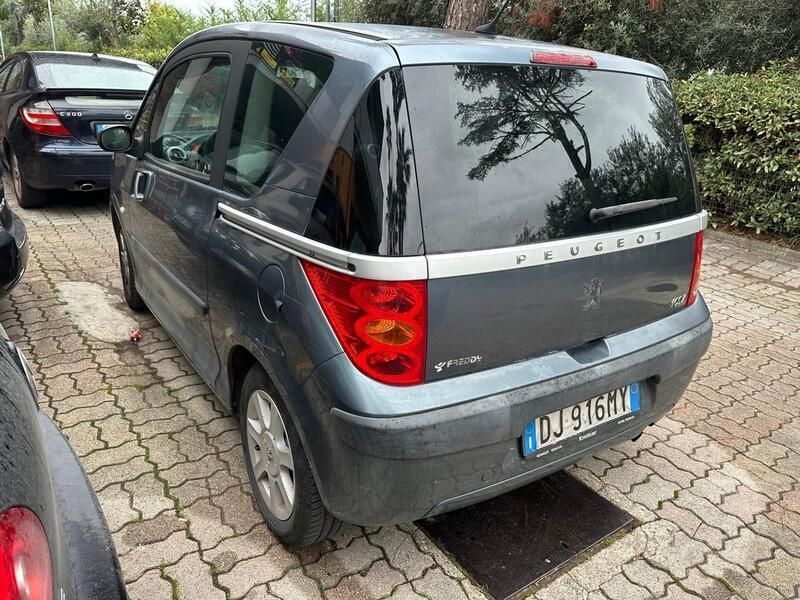 Occasion Peugeot 1007 68 PK (50 kW) 2007 Grijs MPV