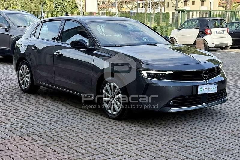 Usata Opel Astra Edition 110 CV (80 kW) 2023 Grigio Utilitaria