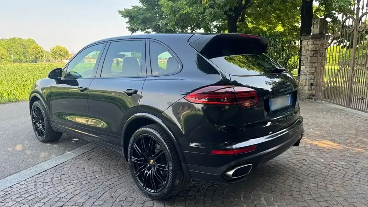 Usata Porsche Cayenne Platinum Edition 250 CV (183 kW) 2017 Nero SUV