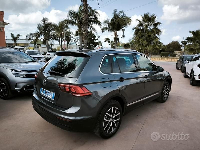 Usata VW Tiguan Business 150 CV (110 kW) 2020 Grigio SUV