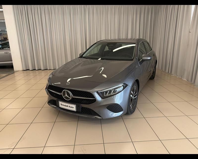 Usata Mercedes A180 Advanced 115 CV (84 kW) 2024 Grigio Utilitaria
