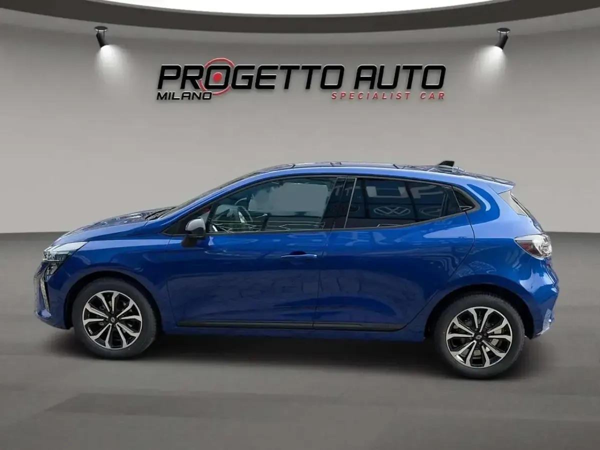Usata Renault Clio V Techno 91 CV (66 kW) 2025 Blu/azzurro Berlina