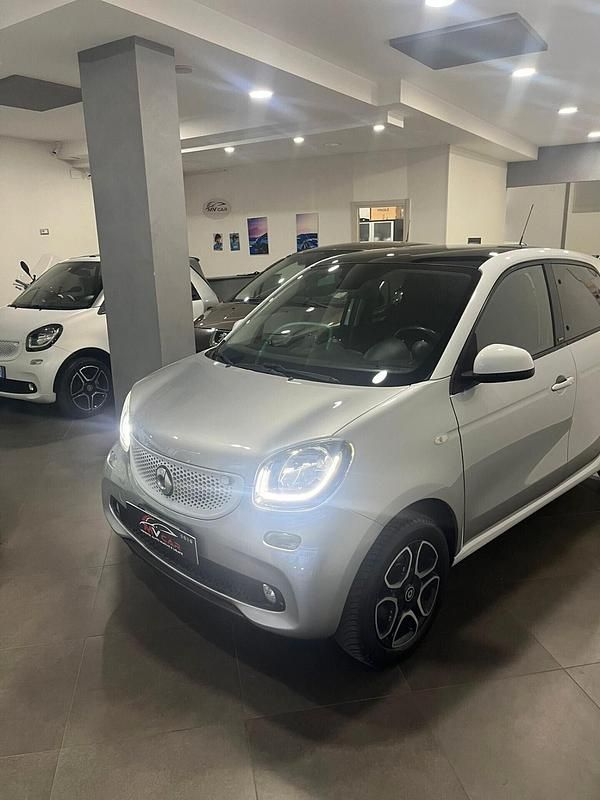 Usata Smart ForFour Passion 70 CV (51 kW) 2018 Argento Utilitaria