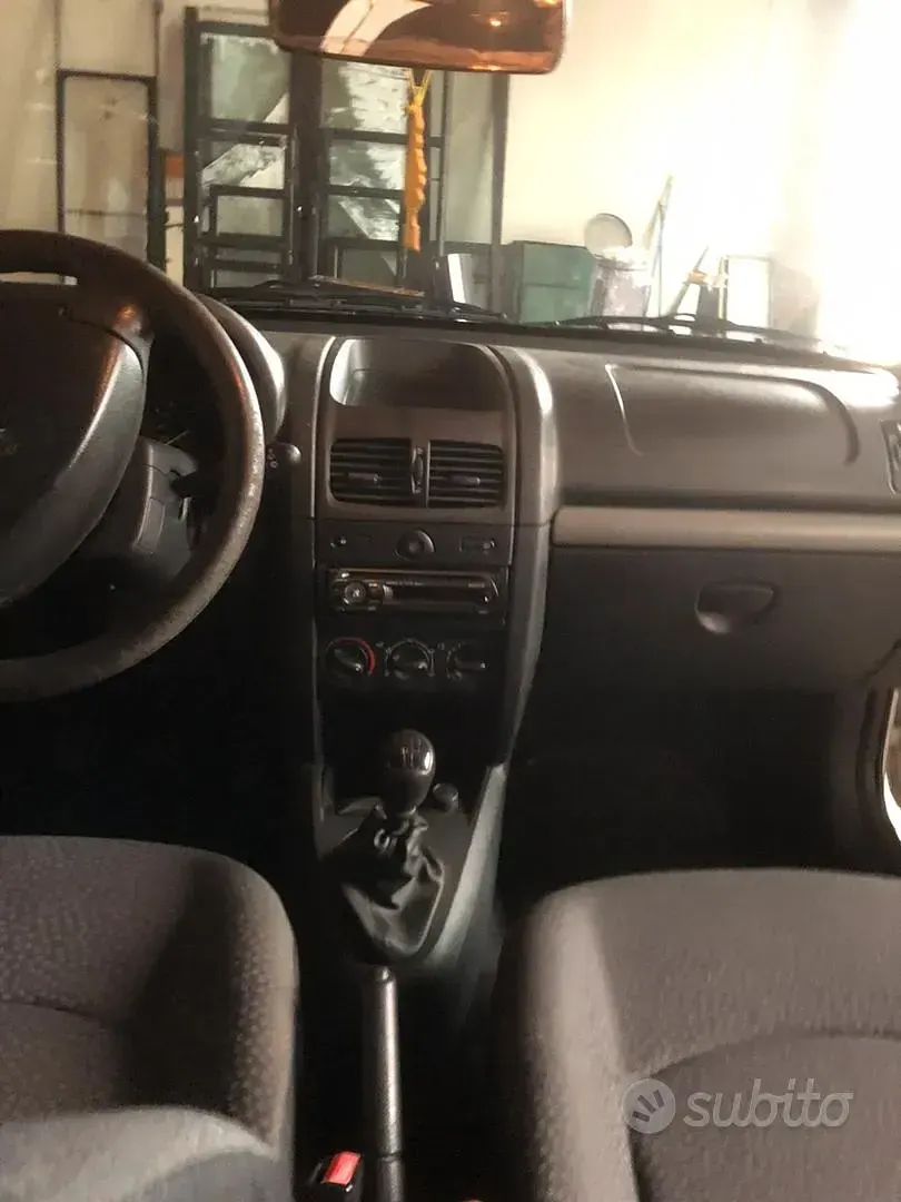 Usata Renault Clio 58 CV (42 kW) 2007 Grigio Utilitaria