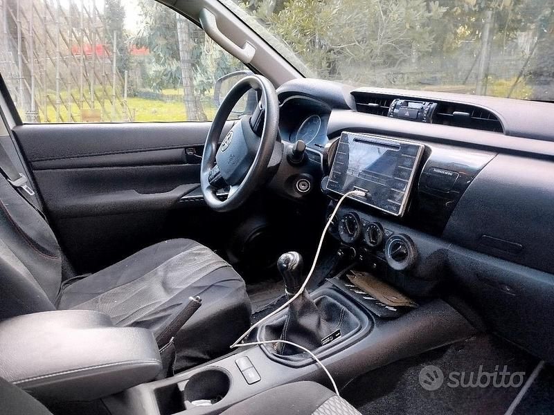 Usata Toyota HiLux 2020 Bianco Pick-up