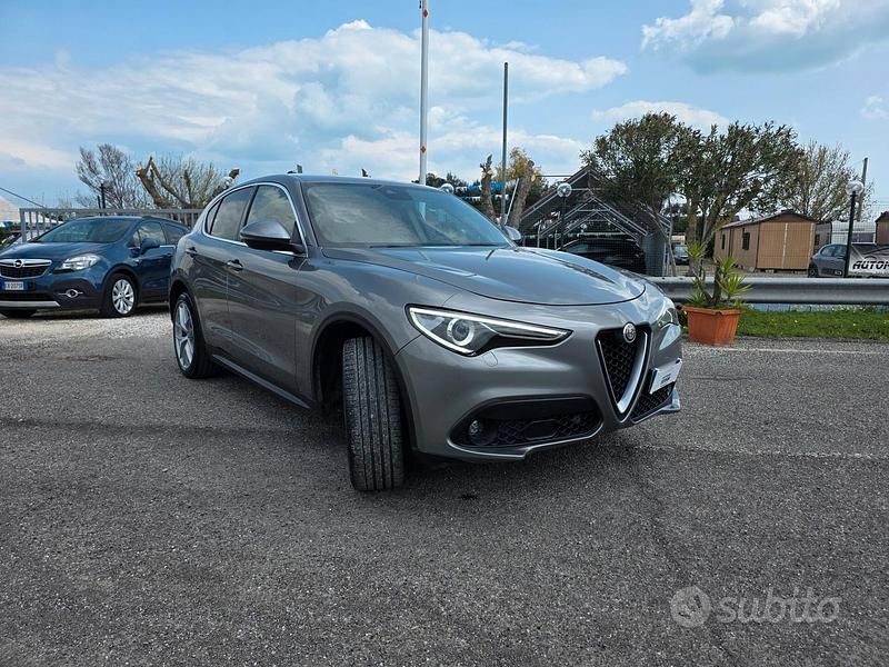 Usata Alfa Romeo Stelvio Executive 210 CV (154 kW) 2018 Grigio SUV