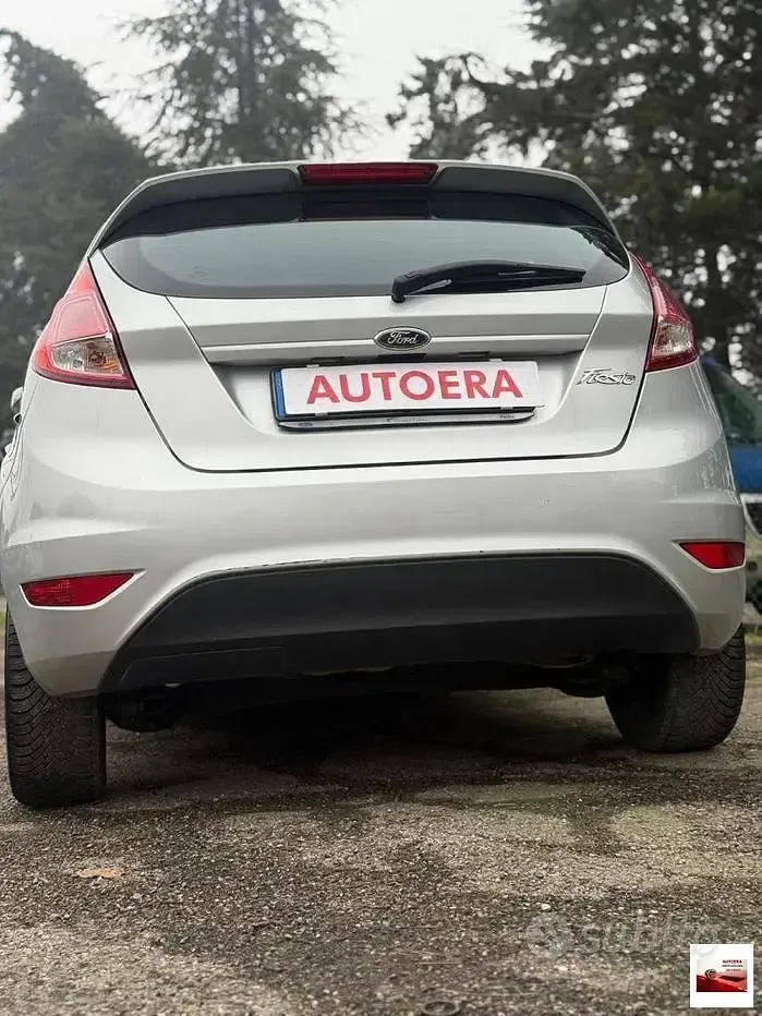 Usata Ford Fiesta Titanium 95 CV (69 kW) 2016 Bianco Utilitaria