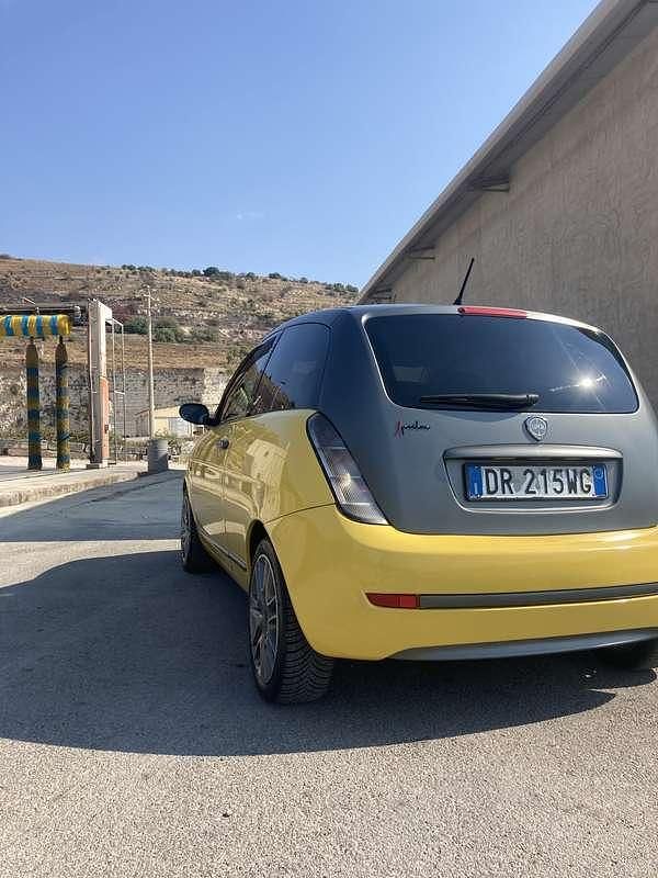 Usata Lancia Ypsilon 90 CV (66 kW) 2008 Giallo Utilitaria