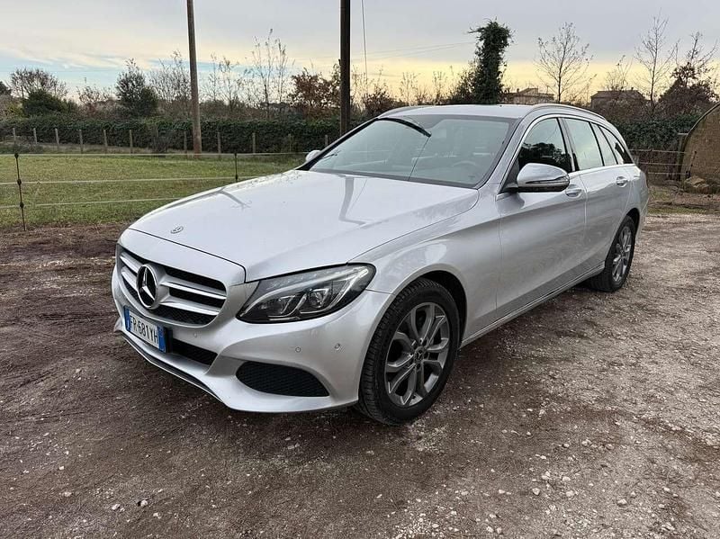 Usata Mercedes C220 Business 194 CV (142 kW) 2018 Argento Station wagon