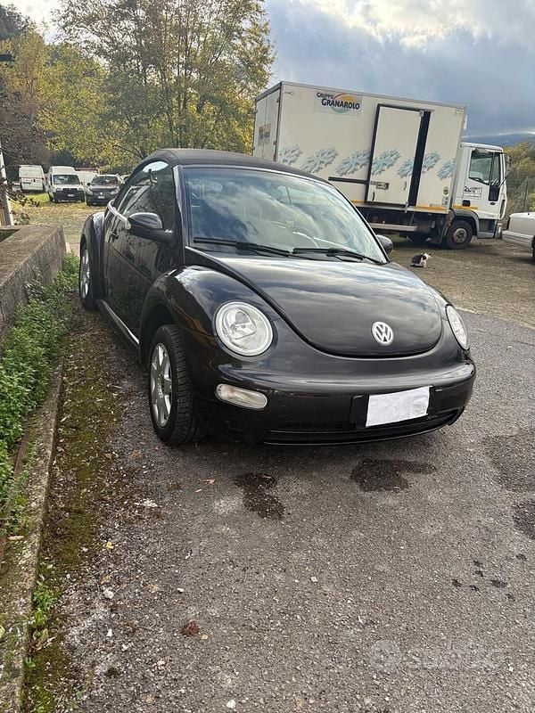 Usata VW Beetle Cabriolet 101 CV (74 kW) 2005 Nero Cabrio