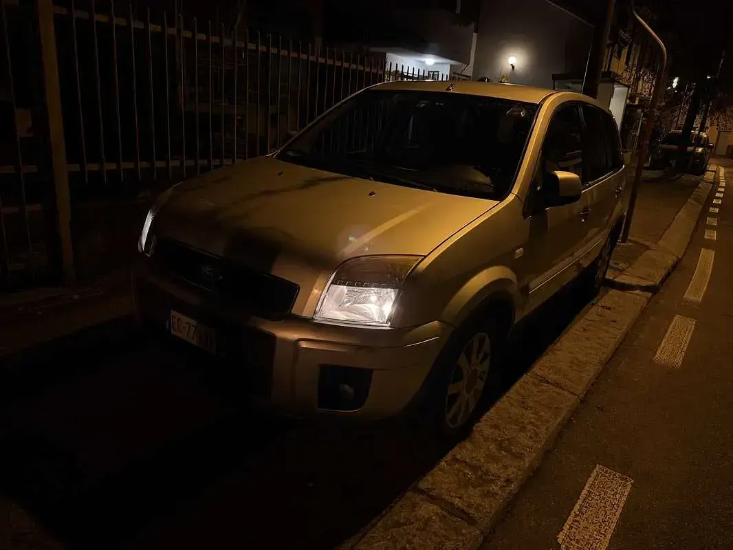Usata Ford Fusion Titanium 80 CV (58 kW) 2010 Utilitaria