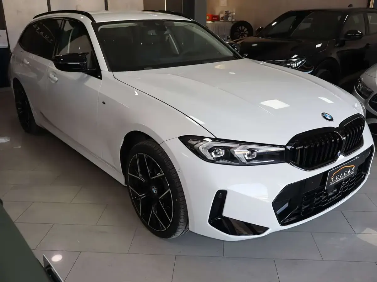 Usado BMW 320 M Sport 190 CV (139 kW) 2024 Blanco Familiar