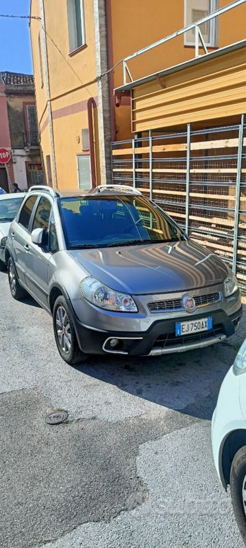 Usata Fiat Sedici 135 CV (99 kW) 2012 Grigio SUV
