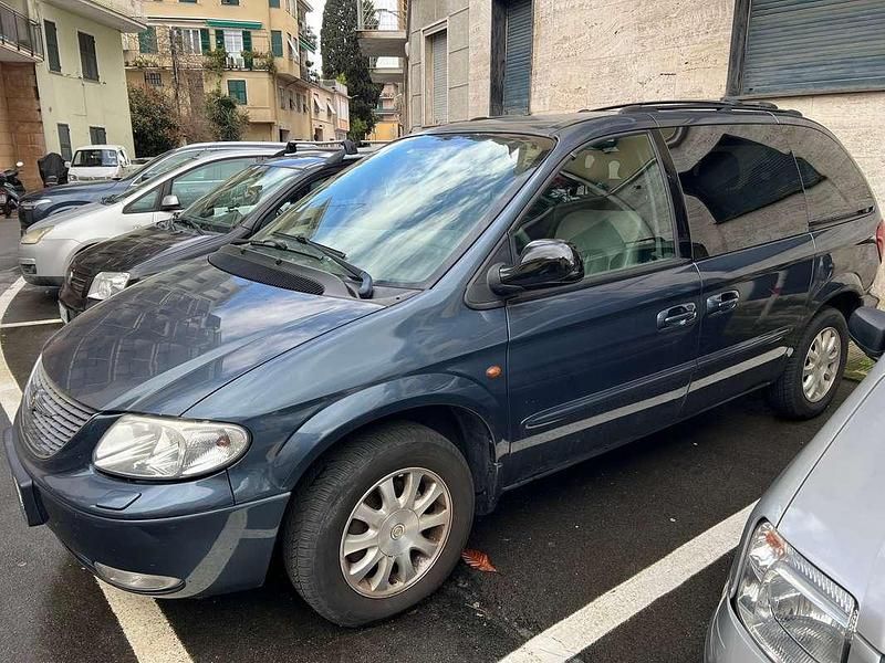 Usata Chrysler Voyager 141 CV (103 kW) 2003 Blu/azzurro Monovolume
