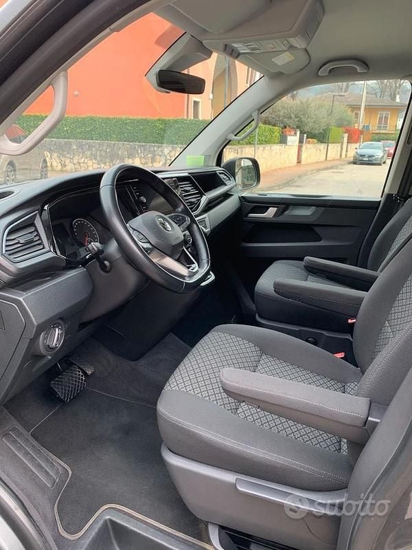 Usata VW Multivan 2019 Grigio Furgone