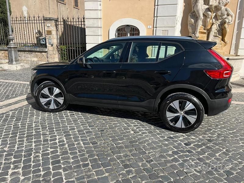 Usata Volvo XC40 Momentum 150 CV (110 kW) 2020 Nero SUV