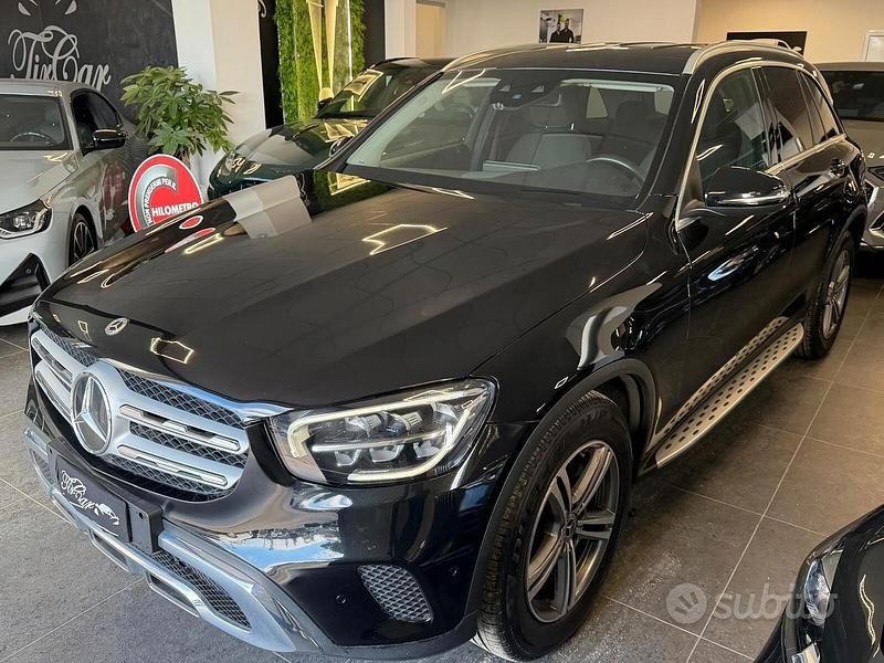 Usata Mercedes GLC220 194 CV (142 kW) 2021 Nero Berlina