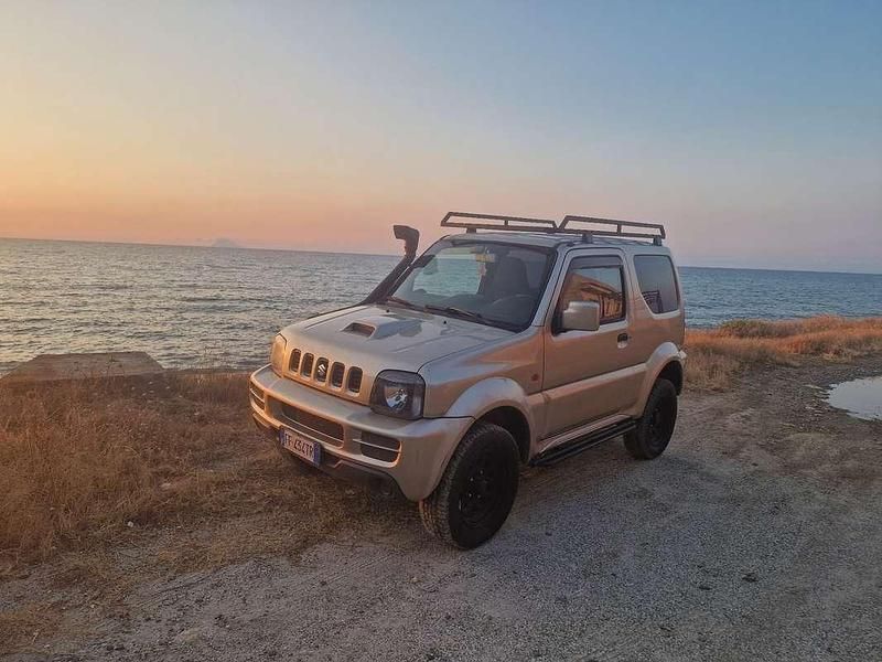 Usata 2010 Suzuki Jimny SUV | 12.000 € (Buon prezzo) - Immagine 1/4