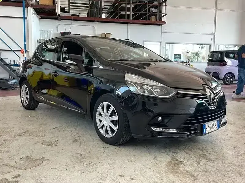 Usata Renault Clio IV Zen 75 CV (55 kW) 2017 Nero Berlina