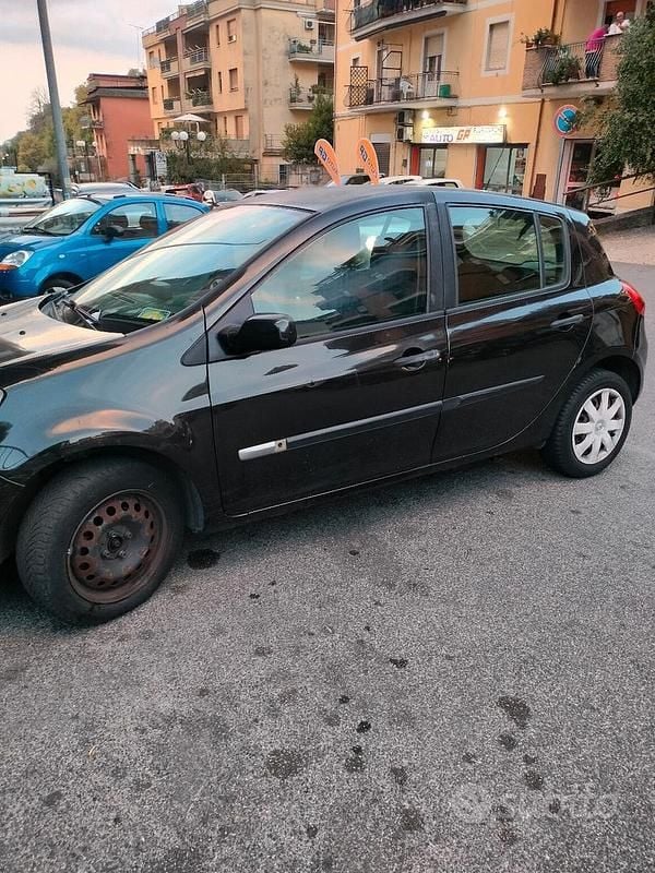 Nero Usata 2006 Renault Clio II Berlina | 1200 € (Super prezzo) - Immagine 1/3