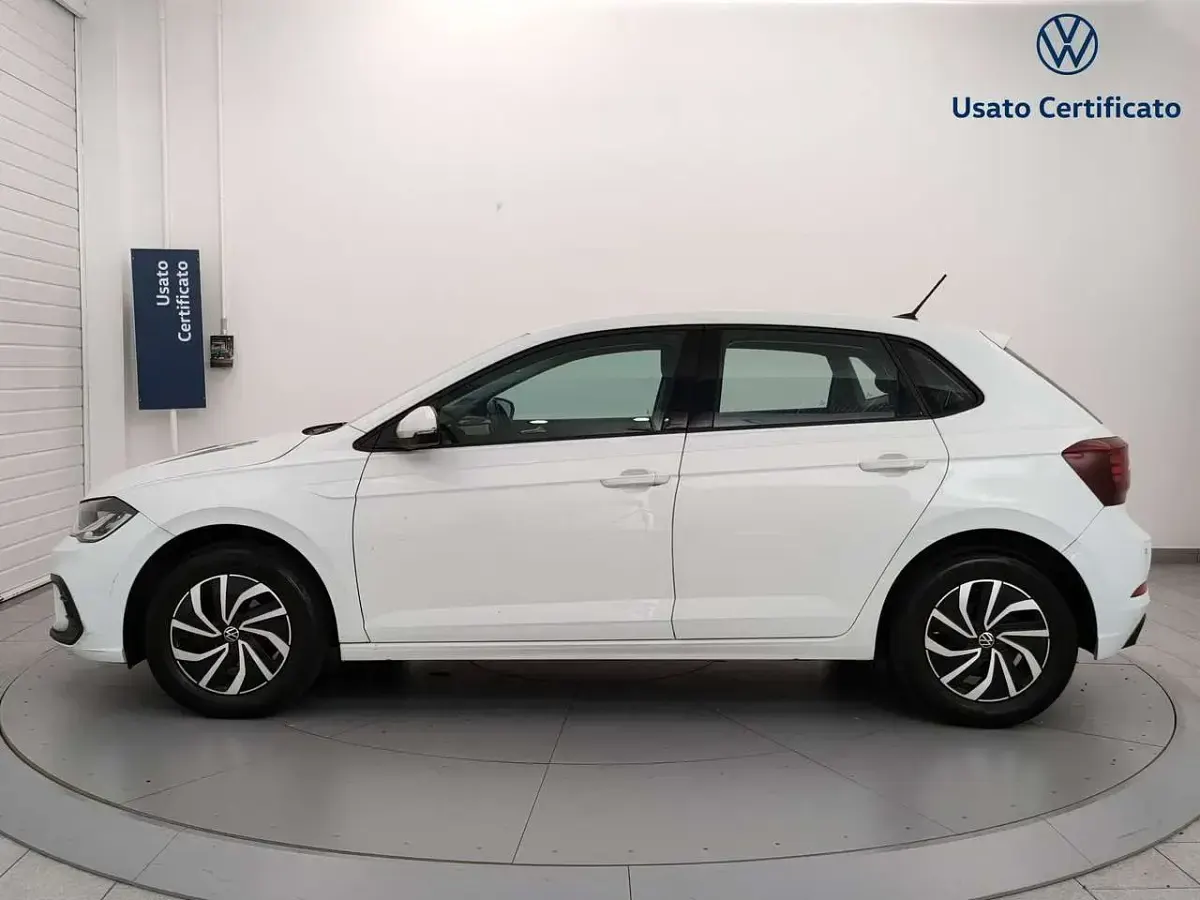 Usata VW Polo Life 95 CV (69 kW) 2023 Bianco Utilitaria
