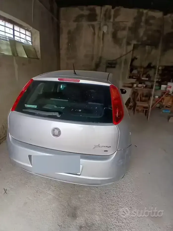 Usata Fiat Punto 75 CV (55 kW) 2010 Grigio Utilitaria
