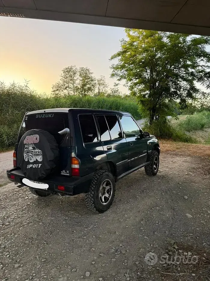 Usata Suzuki Vitara 96 CV (70 kW) 1997 Bluazzurro SUV