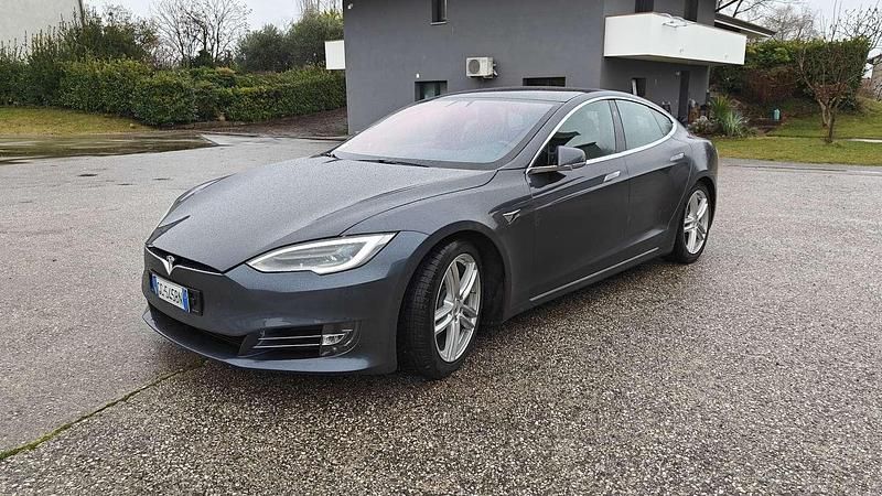 Usata Tesla Model S Standard Range 158 kW (215 CV) 2020 Utilitaria