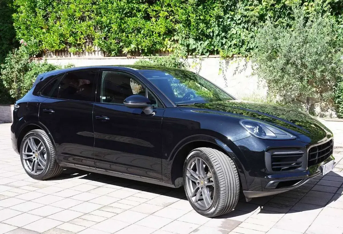 Usata Porsche Cayenne Chrono 340 CV (250 kW) 2020 Nero SUV