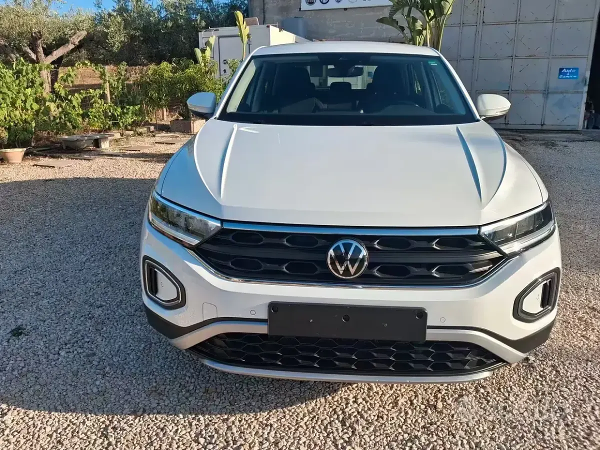 Usata VW T-Roc Life 116 CV (85 kW) 2026 Bianco SUV