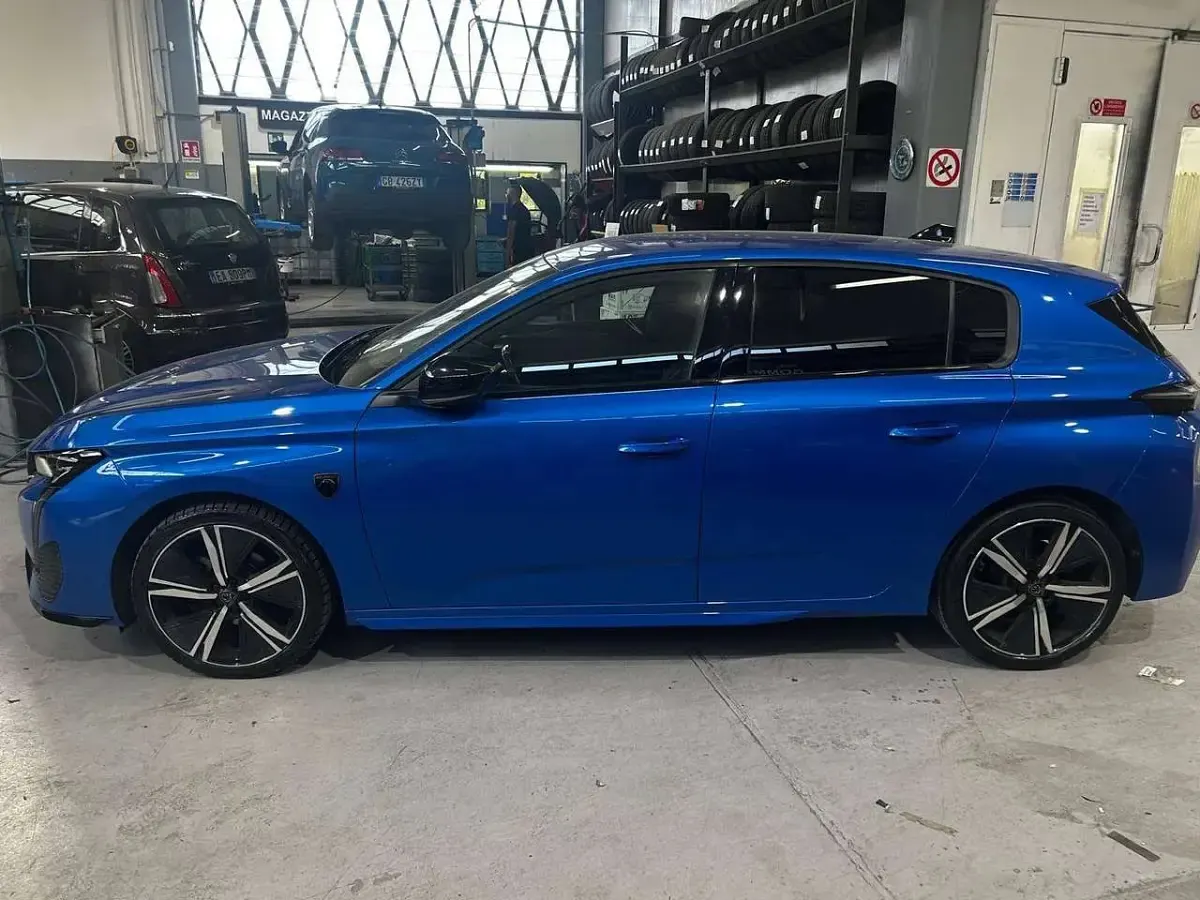 Usata Peugeot 308 GT 131 CV (96 kW) 2023 Blu italia metallizzato Berlina