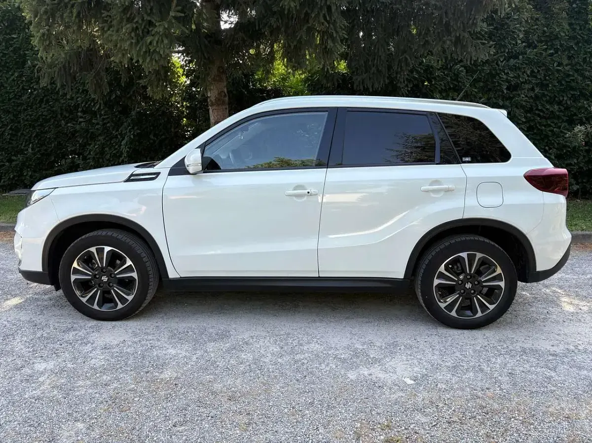 Usata Suzuki Vitara 102 CV (75 kW) 2022 Bianco SUV