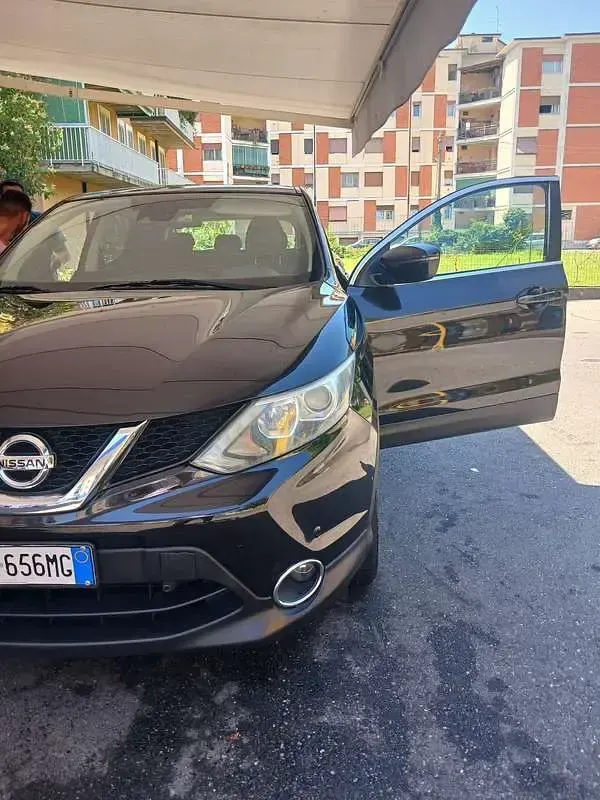 Usata Nissan Qashqai Acenta 116 CV (85 kW) 2015 Nero SUV